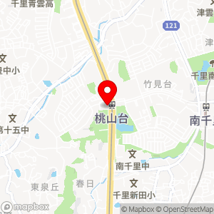 ファミリーマート 桃山台駅店の地図